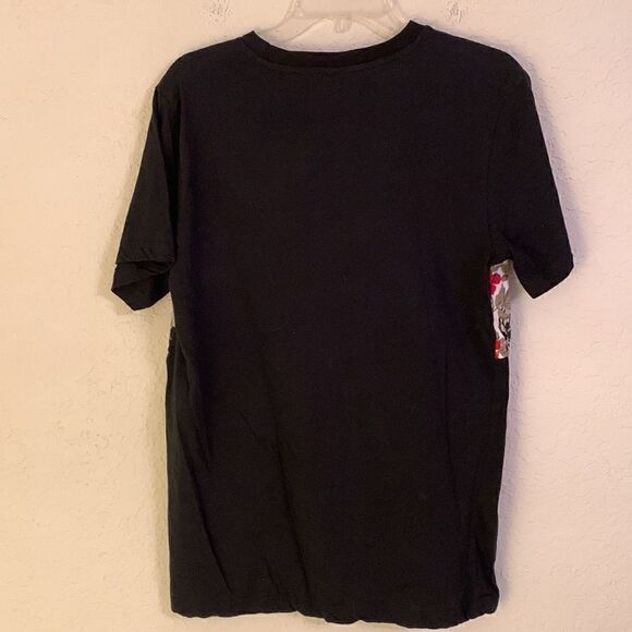 WXYZ Skulls and Roses T- shirt Gotic Front Pocket Size M - Picture 2 of 7